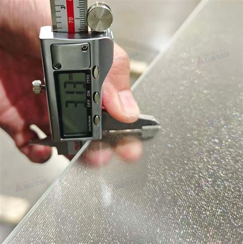 Sticlă solară temperată de 3,2 mm cu En12150