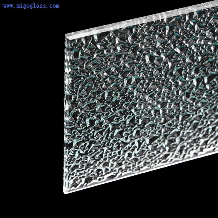 Low-Iron Diamond Textured Glass