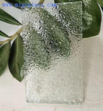 Low-Iron Diamond Textured Glass