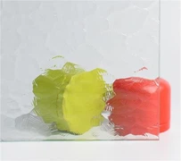 Blat de masă din sticlă cu model în aer liber