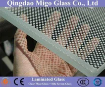 Sticlă laminată cu model de serigrafie